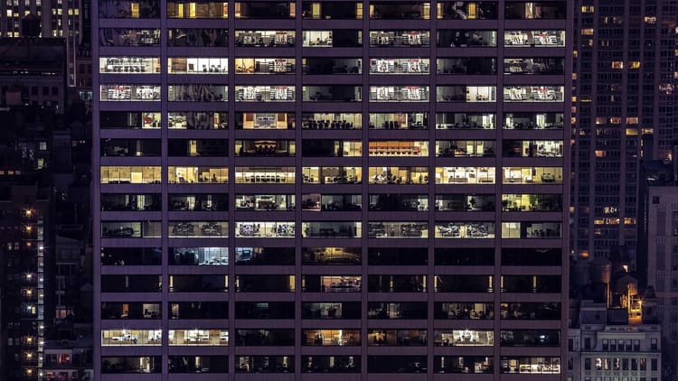 When You Keep Looking for Signs That the Breakup Was Your Fault